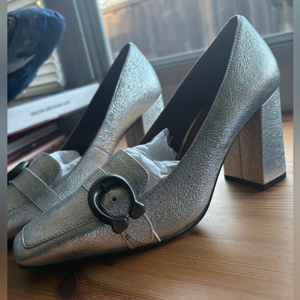 NIB Coach stunning silver heels with signature buckle - Picture 3 of 13